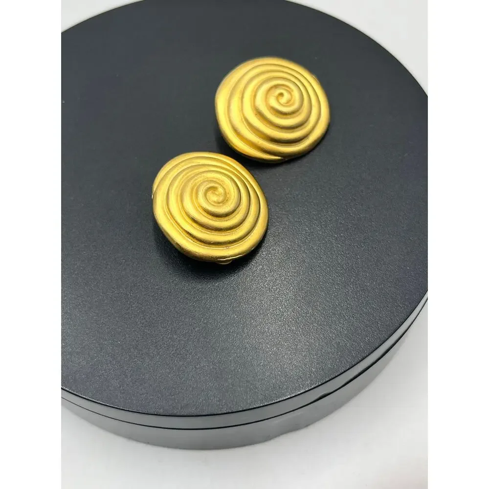 Vintage Unsigned‎ Gold Tone Raised Circular Spiral Swirl Clip On Earrings